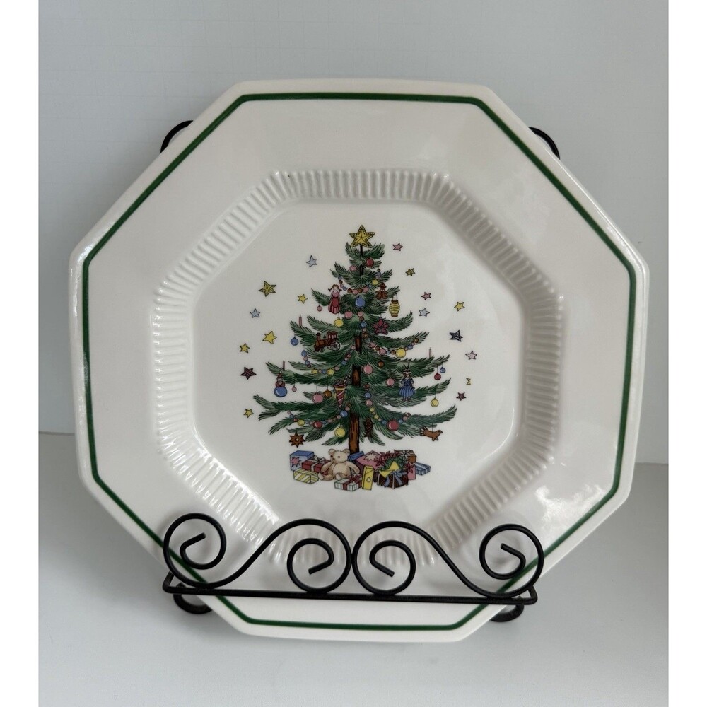 Nikko Japan CHRISTMASTIME Dinner Plate 10 3/4 In Vintage Christmas Octagon Tree